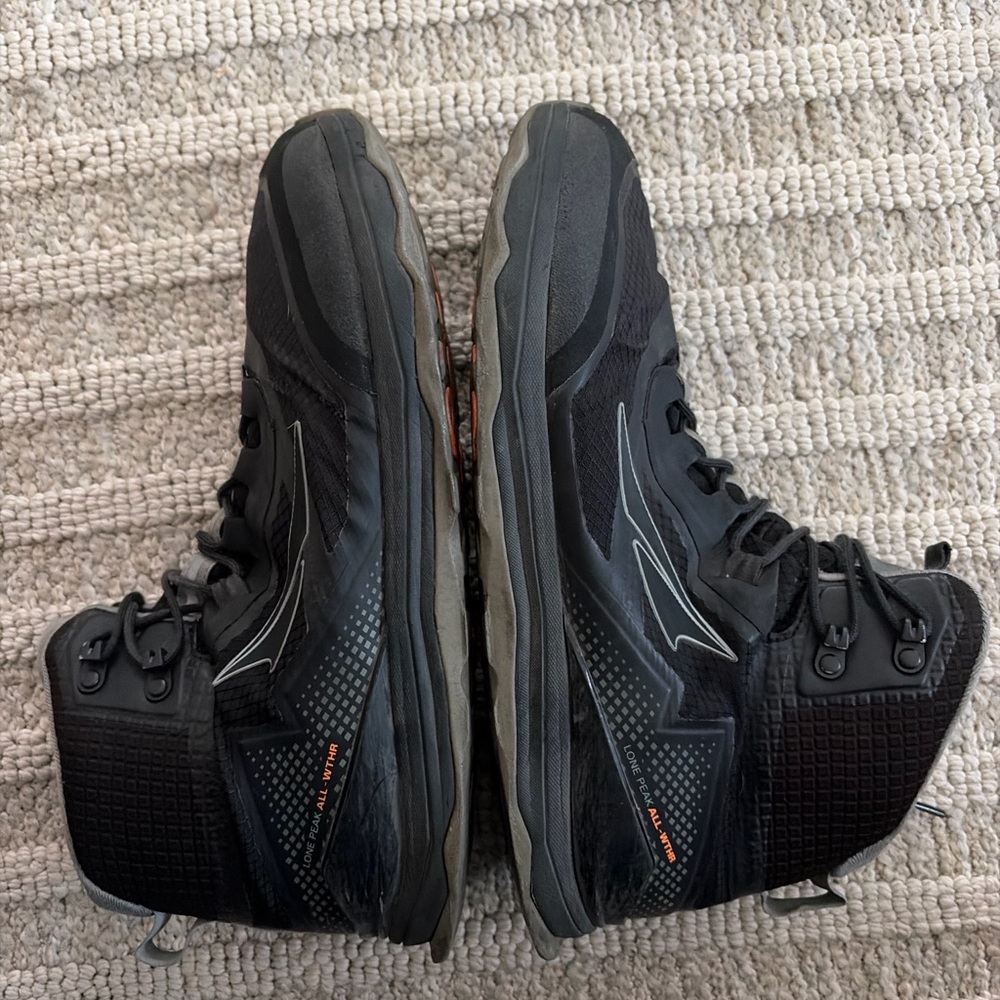 Men’s Altra Lone Peak ALL-WTHR Mid hiking shoes in black, size 11.5 (EU 46). - Picture 6 of 6